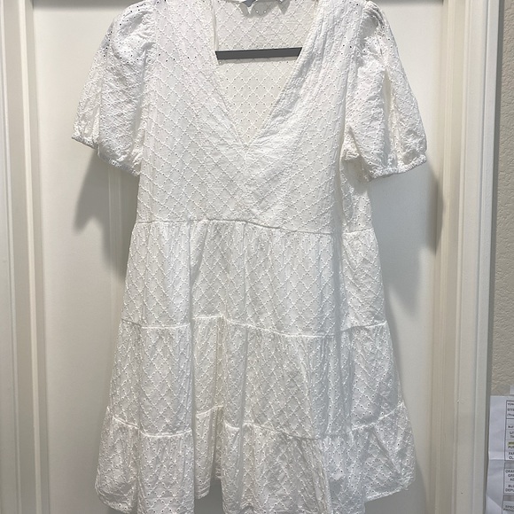 Zara White Embroidered Eyelet Tiered dress puff sleeves, size Small - Picture 2 of 4
